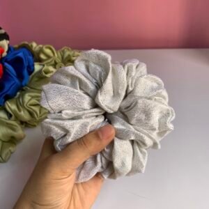 Scrunchy - White