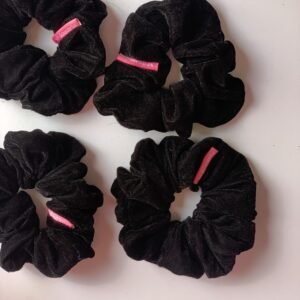 Velevt Scrunchy - Black